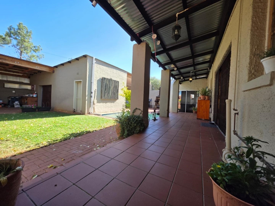 4 Bedroom Property for Sale in Beaconsfield Northern Cape